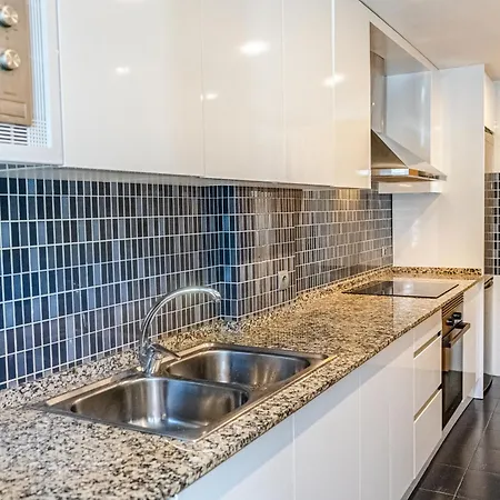 La Resina In - 2-bedroom With Jacuzzi *
