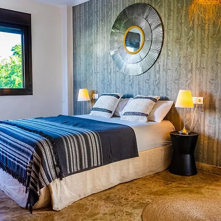 La Resina In - 2-bedroom With Jacuzzi * Estepona