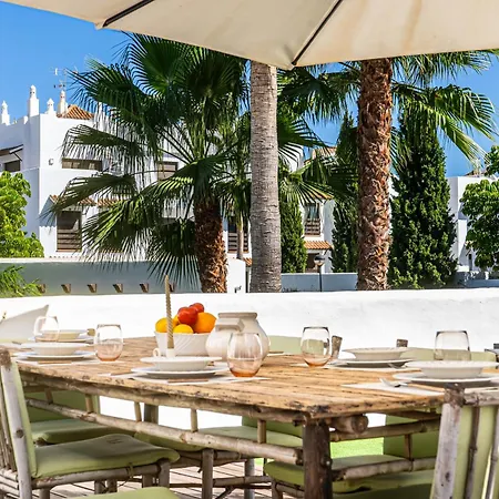 La Resina In - 2-bedroom With Jacuzzi Apartment Estepona