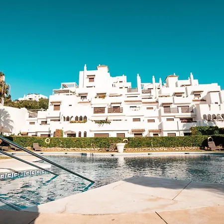 La Resina In - 2-bedroom With Jacuzzi * Estepona