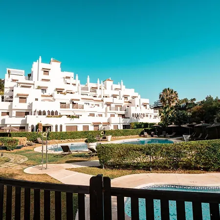 Apartment La Resina In - 2-bedroom With Jacuzzi Estepona